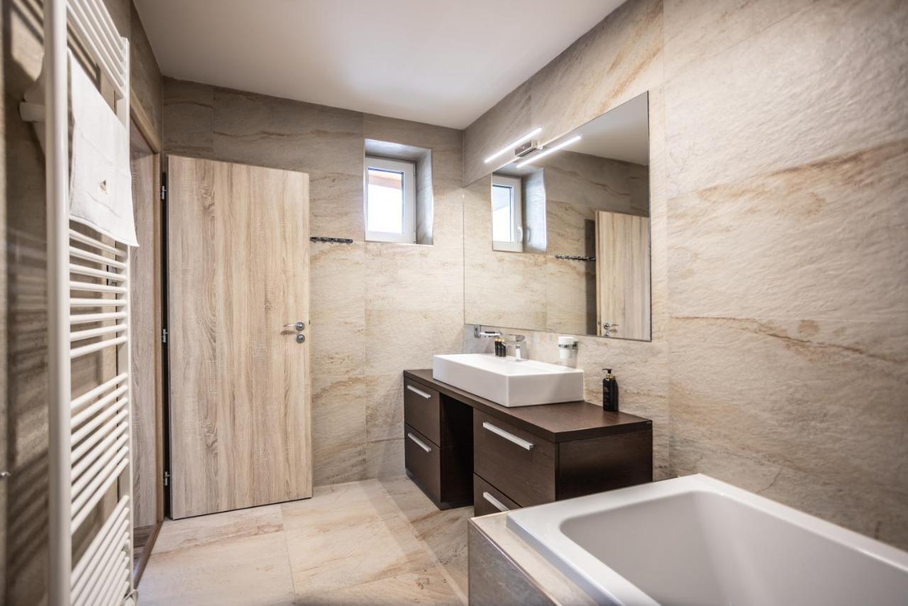 Hotel Demanova Apartments - Dependance Liptovský Mikuláš エクステリア 写真